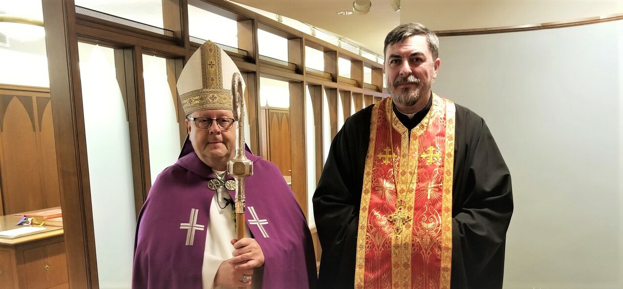 Hundreds gather to offer prayers for an end to the war in Ukraine