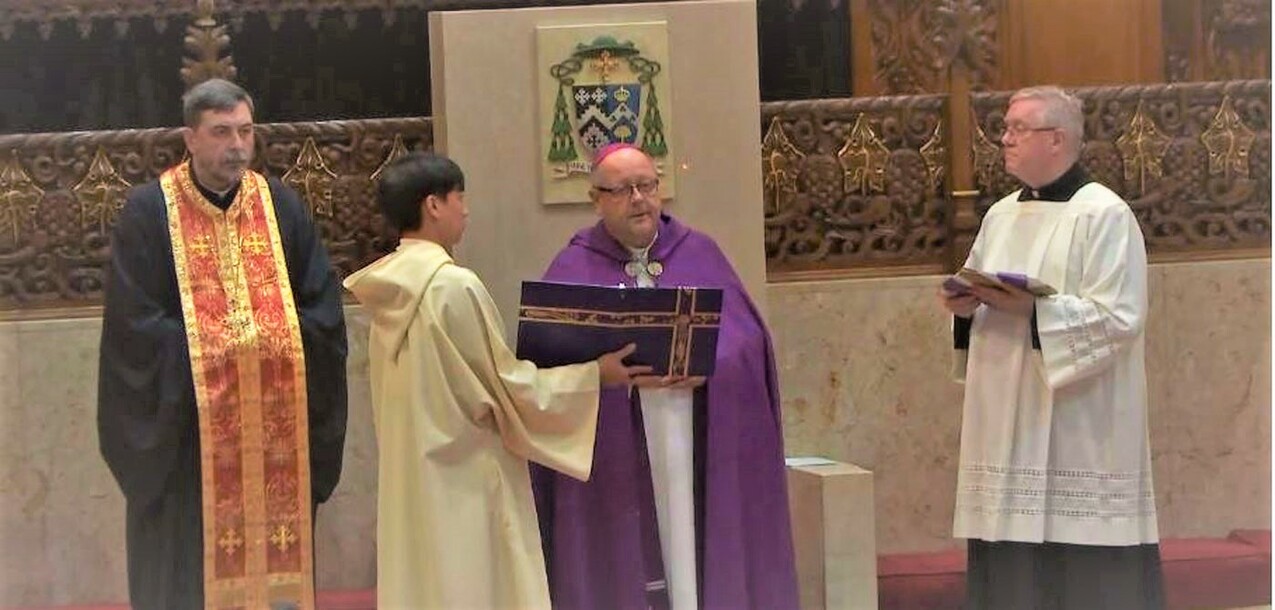 Hundreds gather to offer prayers for an end to the war in Ukraine