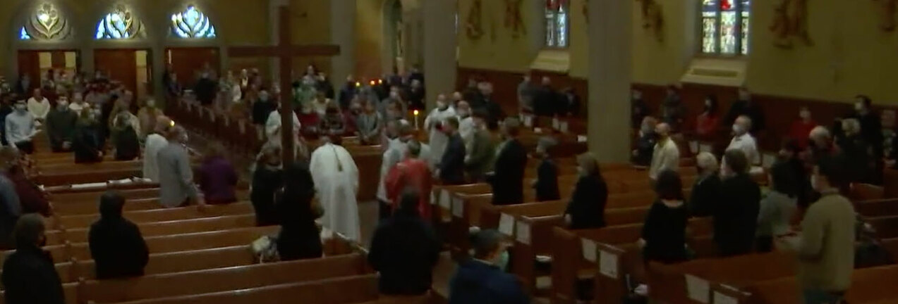 Somber Good Friday liturgy recalls Jesus’ sacrifice on the cross