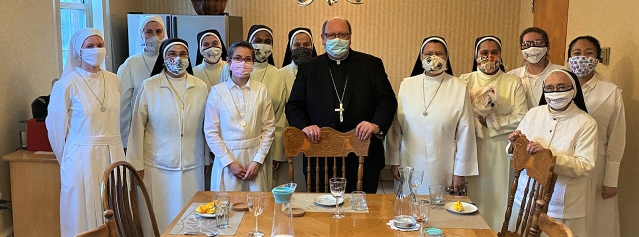 Mercedarian sisters host bishop for dinner, conversation