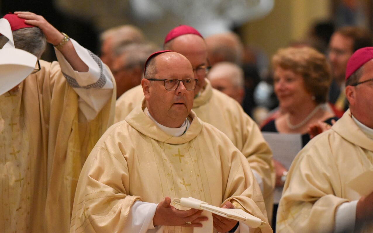 Bishop Malesic participates in ordination, installation of new Columbus bishop