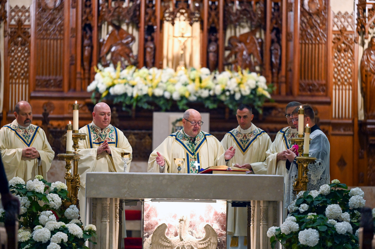 Faithful gather at cathedral for Mass of thanksgiving for Pope Leo XIV