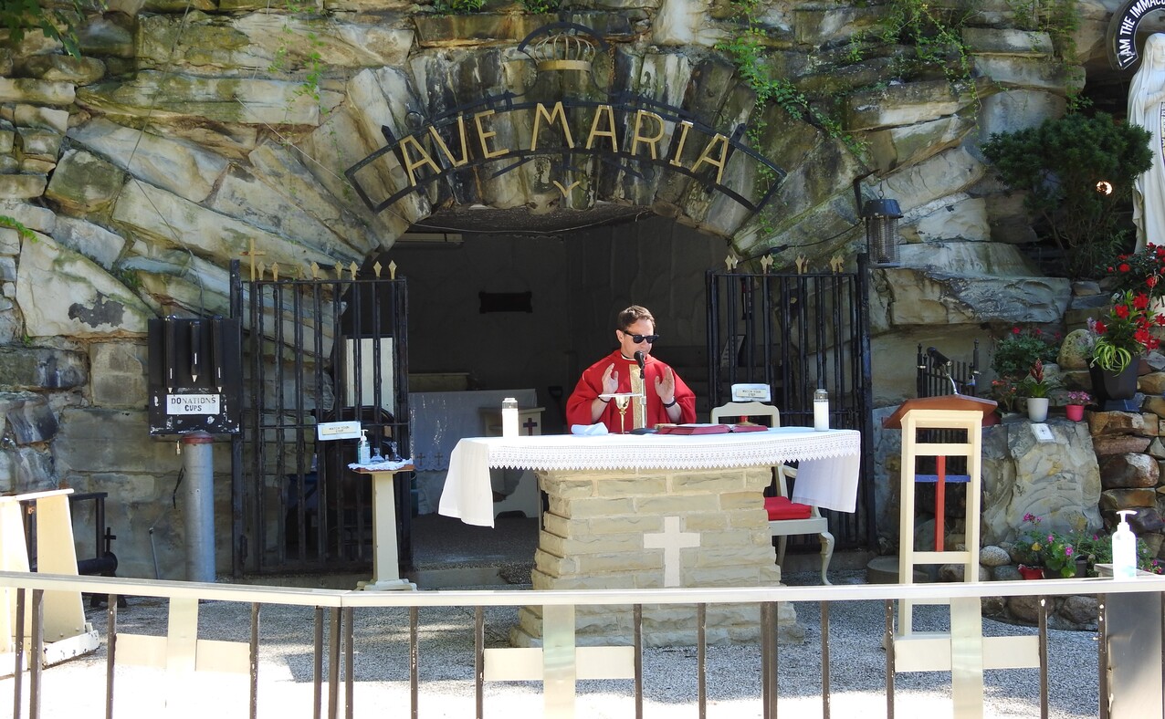 Grandparents’ ministry begins spreading throughout diocese