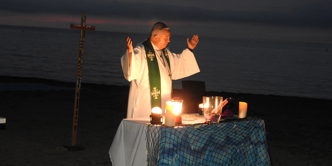 Sultry summer night rally helps teens fan the flame of their faith