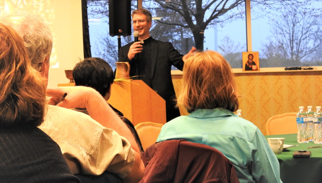 Theology on the Rocks group learns about the paschal triduum