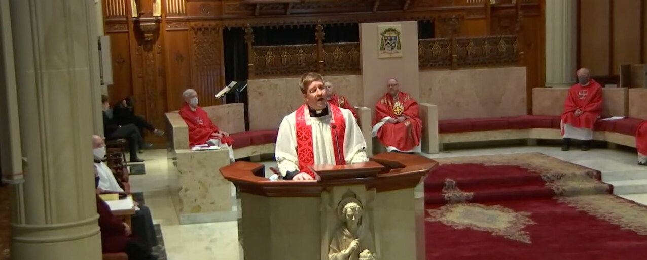 Somber Good Friday liturgy recalls Jesus’ sacrifice on the cross