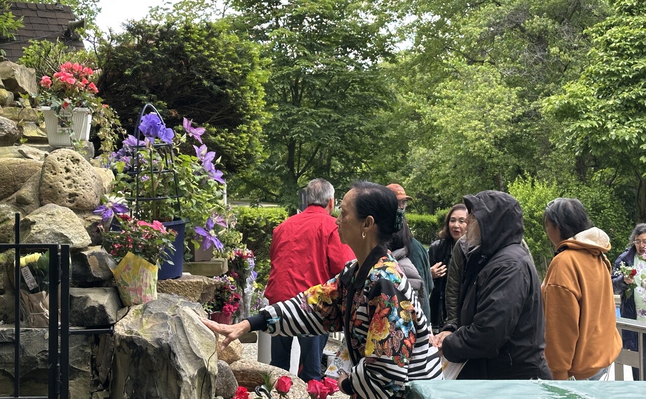 Asian Catholic community celebrates Family Day with prayer, procession, food and flowers