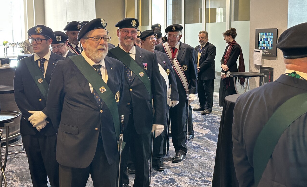 Bishops attend banquet for Knights of Columbus state convention