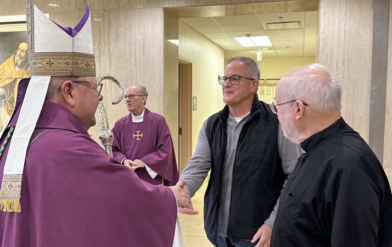 Bishop brings Advent message of hope to Regina Health Center residents