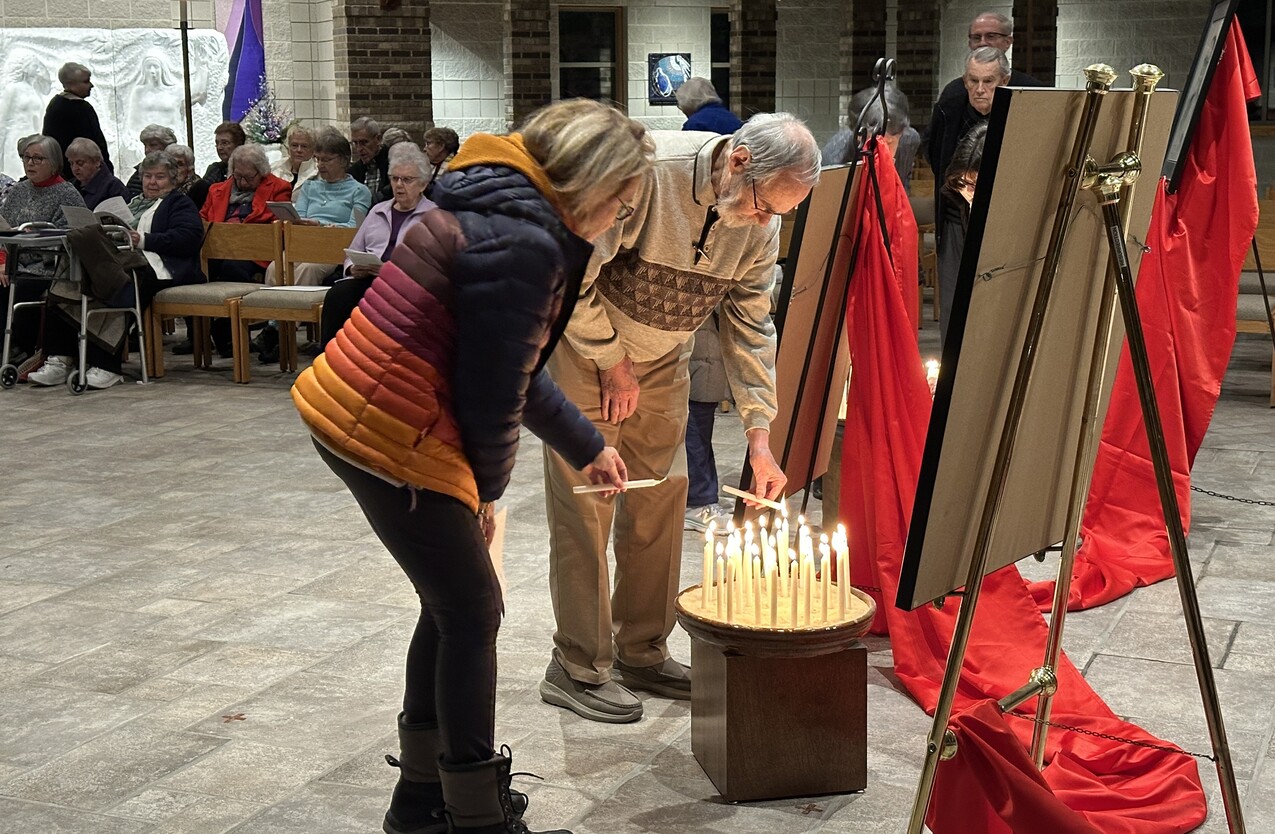 Church of the Resurrection hosts prayer service remembering El Salvador martyrs