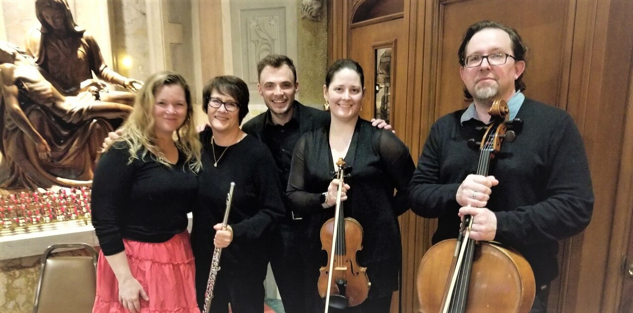 Hundreds gather to offer prayers for an end to the war in Ukraine
