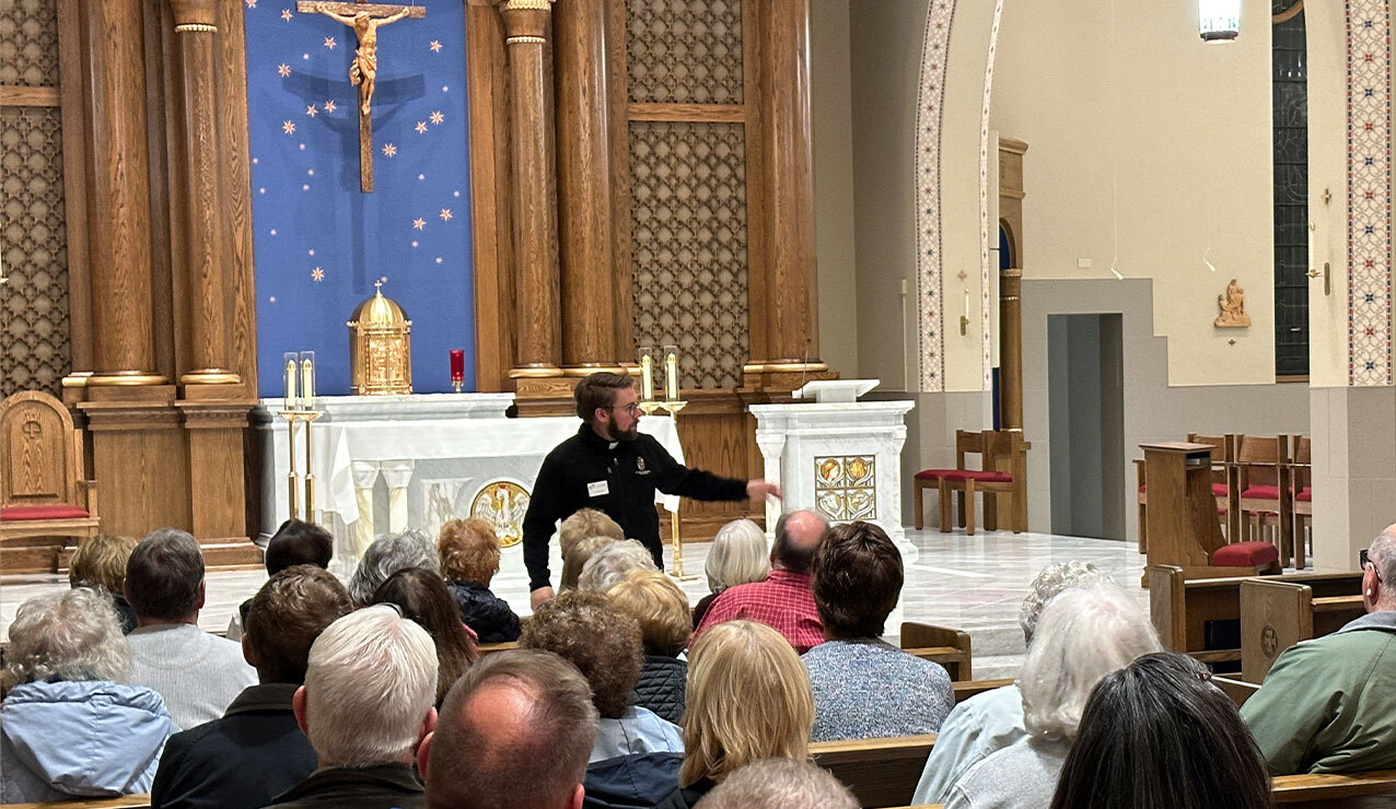 Novemberfest Italian dinner, fundraiser draws big crowd to Center for Pastoral Leadership 